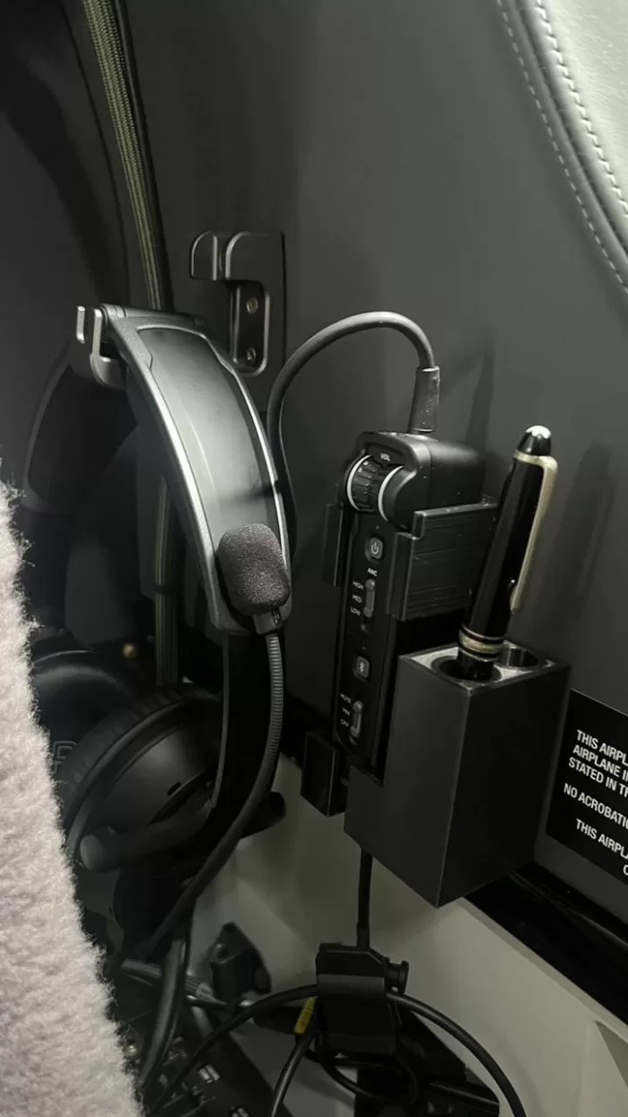 Suporte para Controle de Fone Bose c/ Porta Caneta