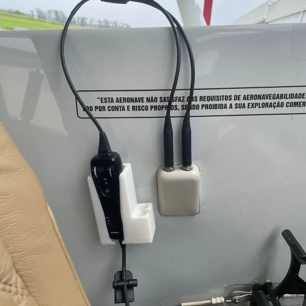 Suporte para Controle de Fone Bose c/ porta pilhas