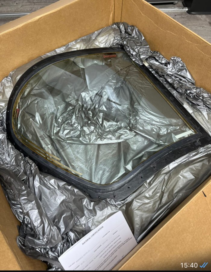 494-782 WINDSHIELD - Esquerdo, aquecido